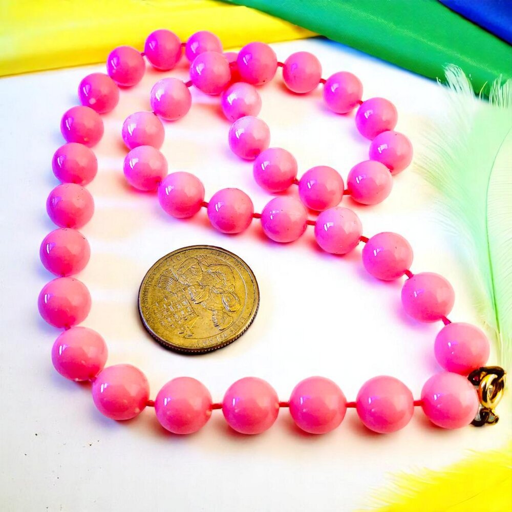 Vintage 60's Pink Plastic Beads Necklace Beaded